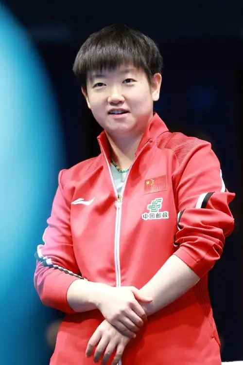真人线上娱乐-不是孙颖莎，女队不设队长，名宿：和王曼昱实力相近，没办法选|王楚钦|国乒|侯英超|王皓|马龙_新浪体育_新浪新闻